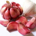 Garlic oxymel: a delicious, cheap and effective cold remedy you can make at home